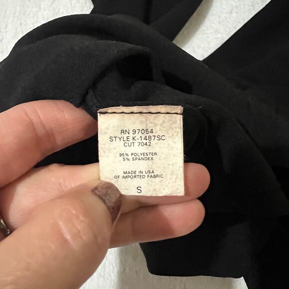 Krisa (S) Black Open Cut Out  Strap Back Scoop Neck Zip Side Crop Top - Picture 12 of 16